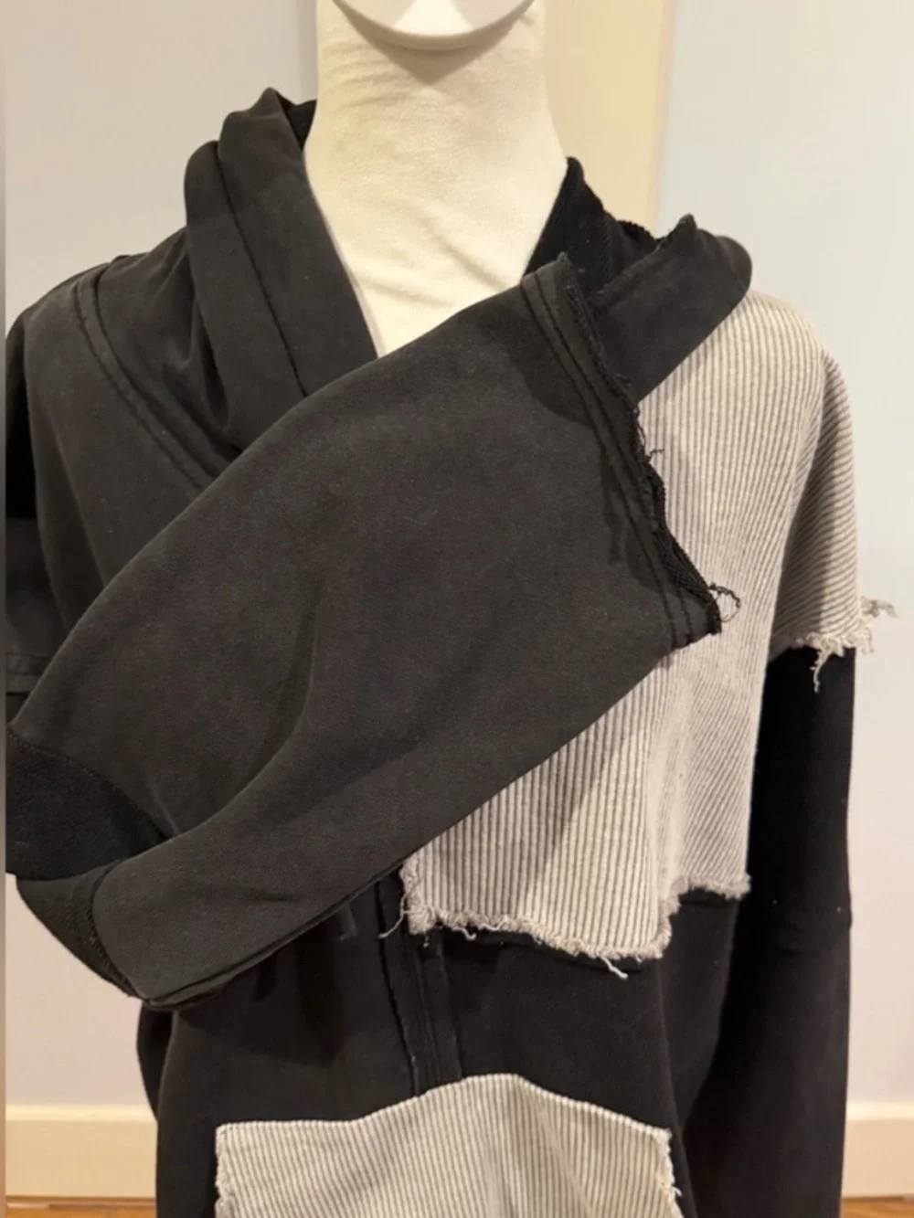 POL Oversized Textured Hoodie EUC Size L Black & Heather Gray - Picture 2 of 5